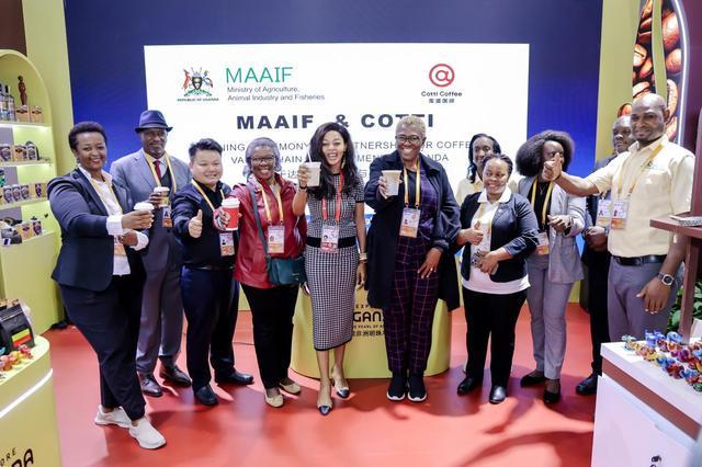 乌干达农业部达成战略合作开元ky棋牌库迪咖啡和(图2)